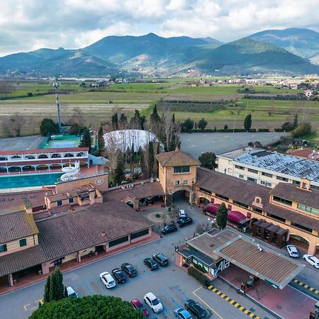 Hotel Boccaccio Calcinaia Buitenkant foto