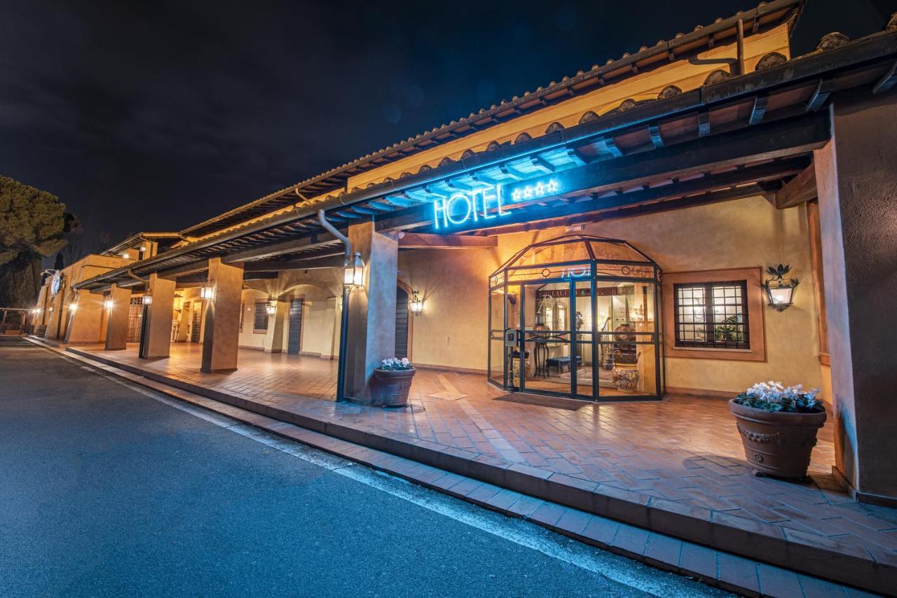 Hotel Boccaccio Calcinaia Buitenkant foto
