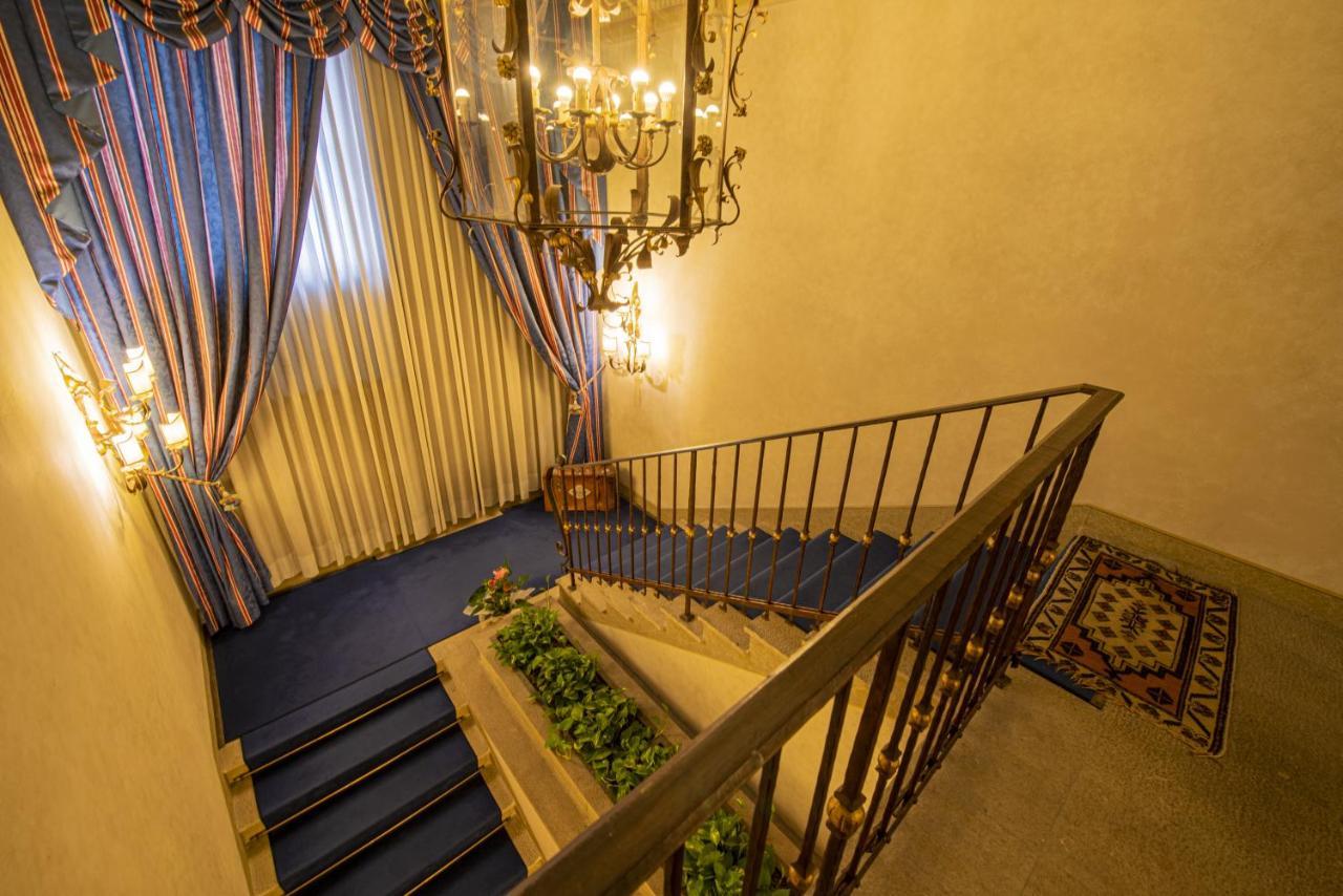 Hotel Boccaccio Calcinaia Buitenkant foto