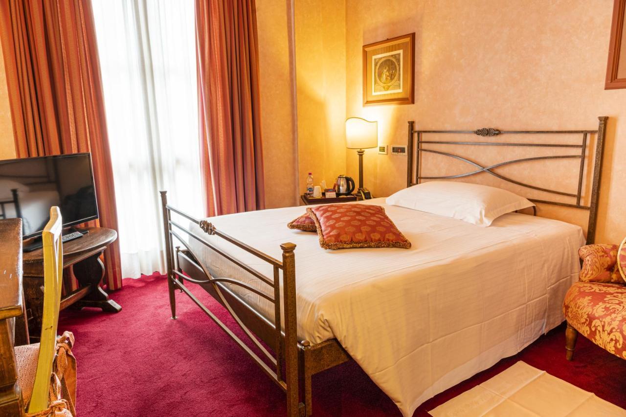Hotel Boccaccio Calcinaia Buitenkant foto