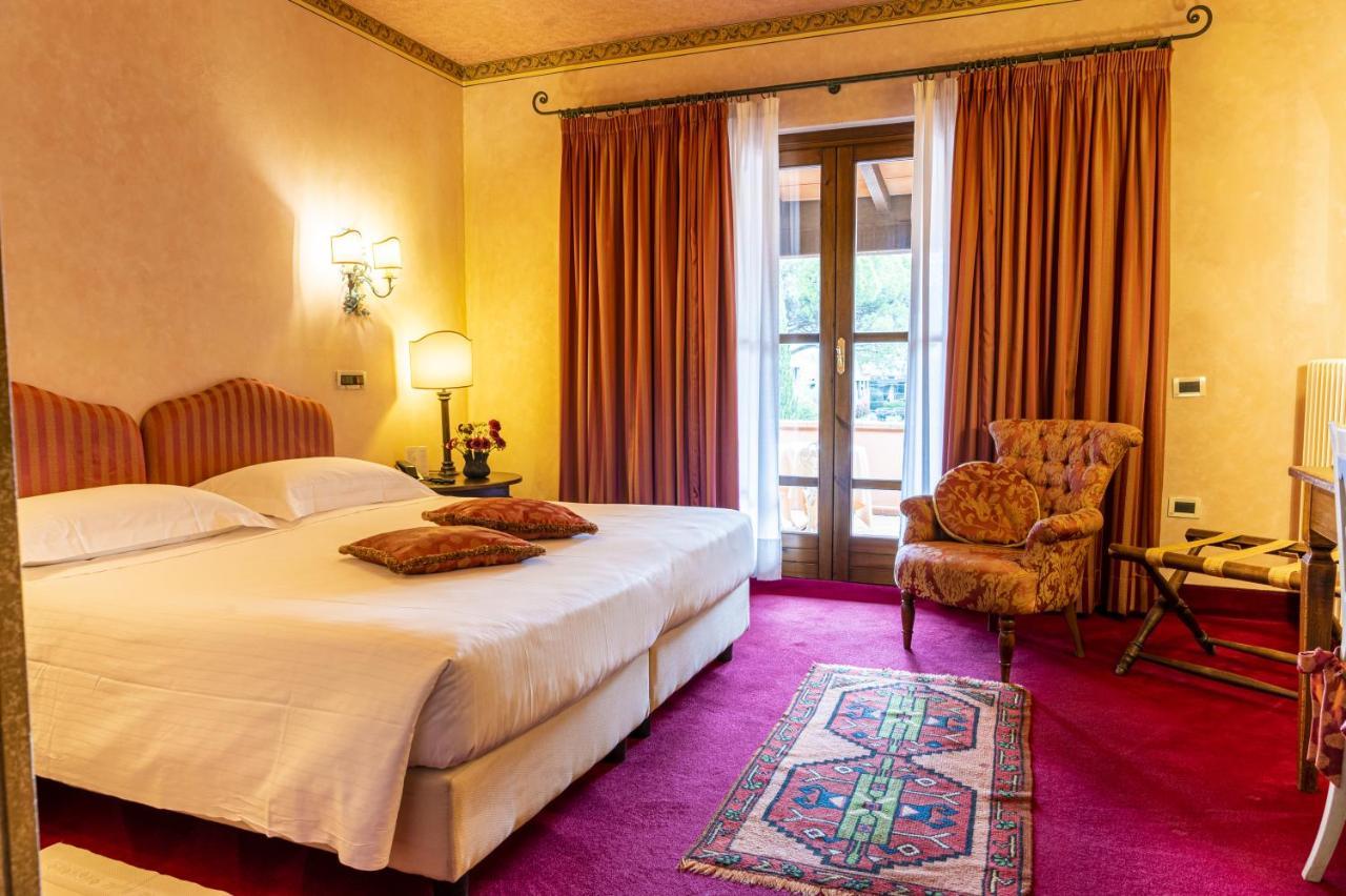 Hotel Boccaccio Calcinaia Buitenkant foto