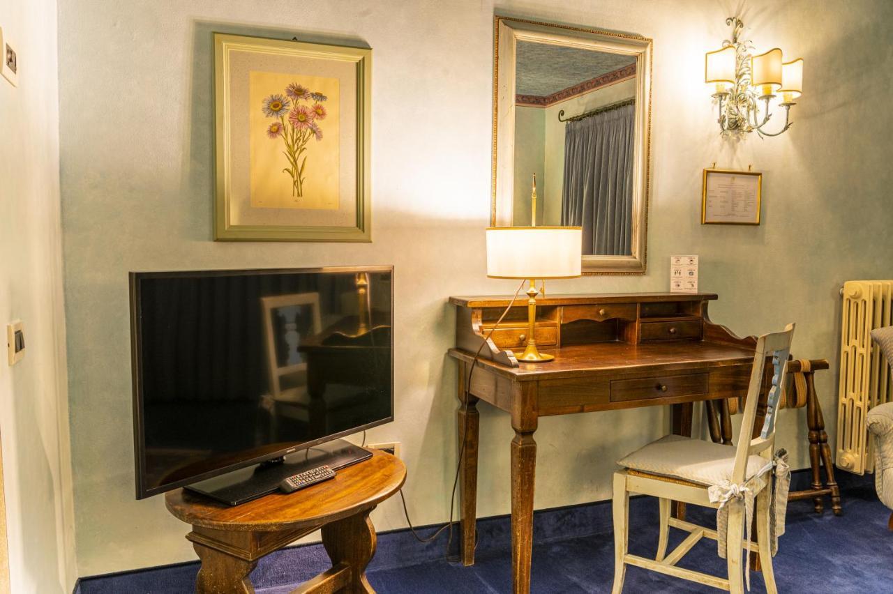 Hotel Boccaccio Calcinaia Buitenkant foto