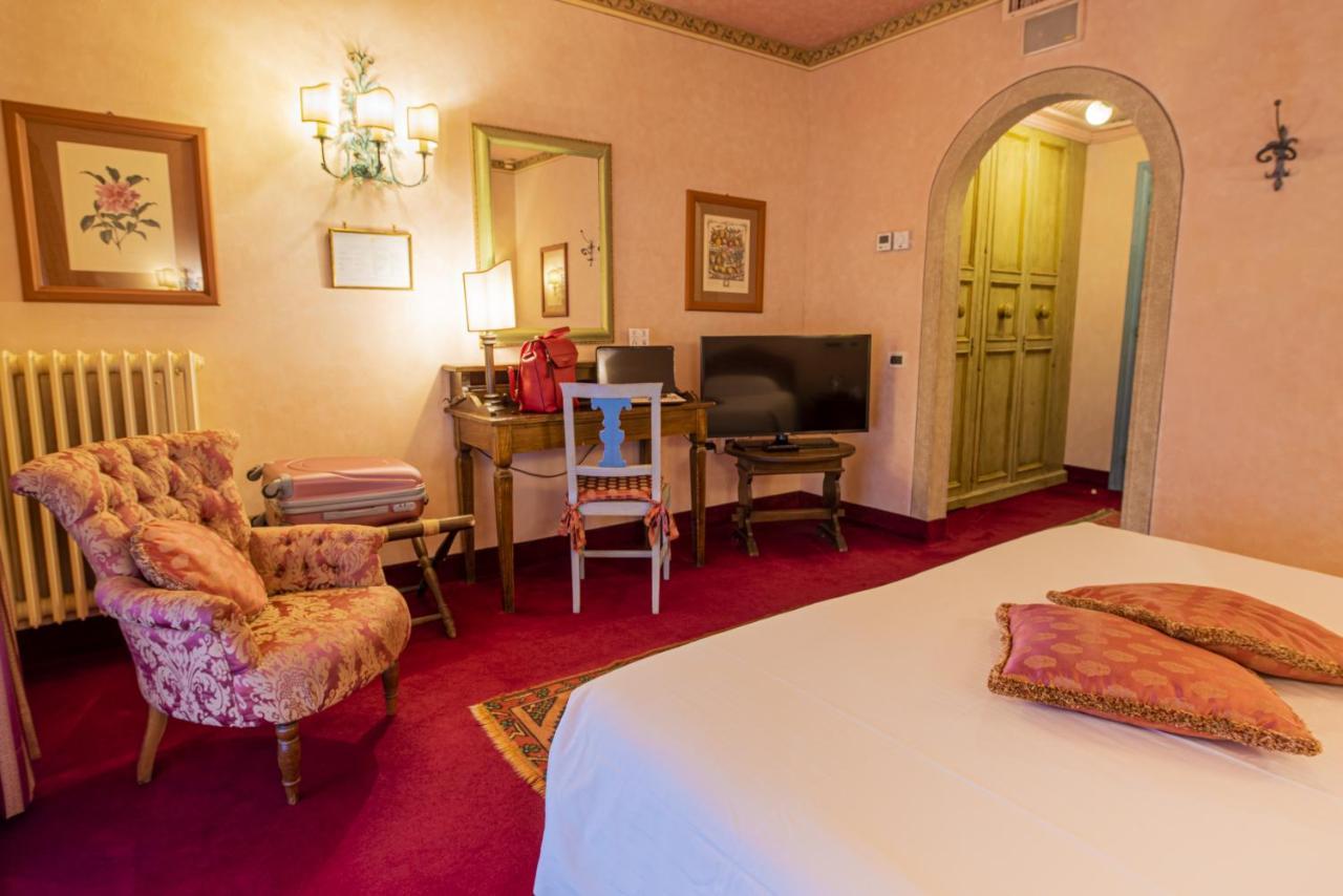 Hotel Boccaccio Calcinaia Buitenkant foto