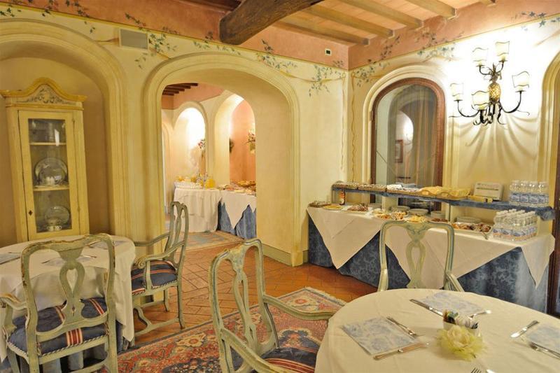 Hotel Boccaccio Calcinaia Buitenkant foto