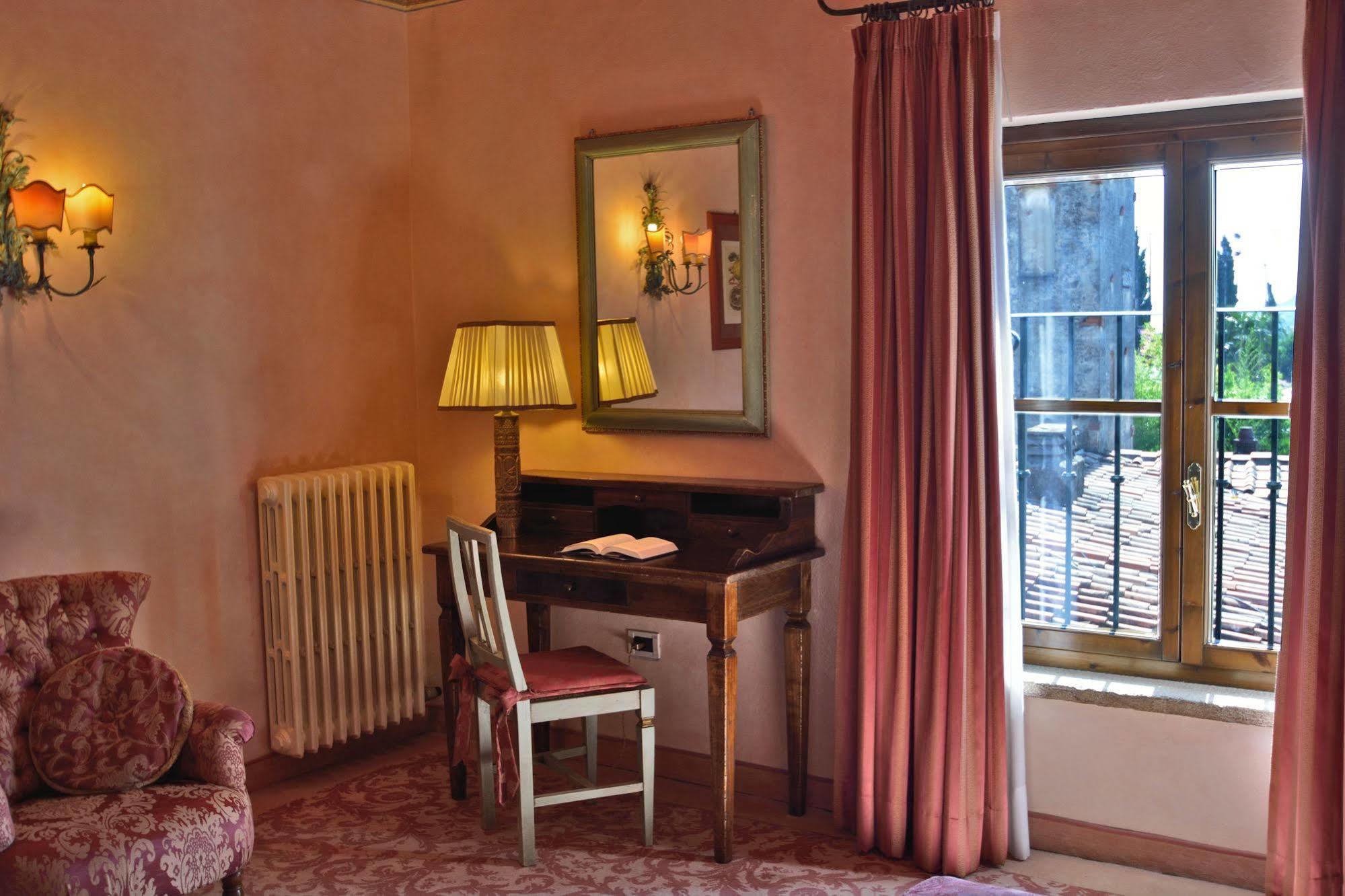 Hotel Boccaccio Calcinaia Buitenkant foto