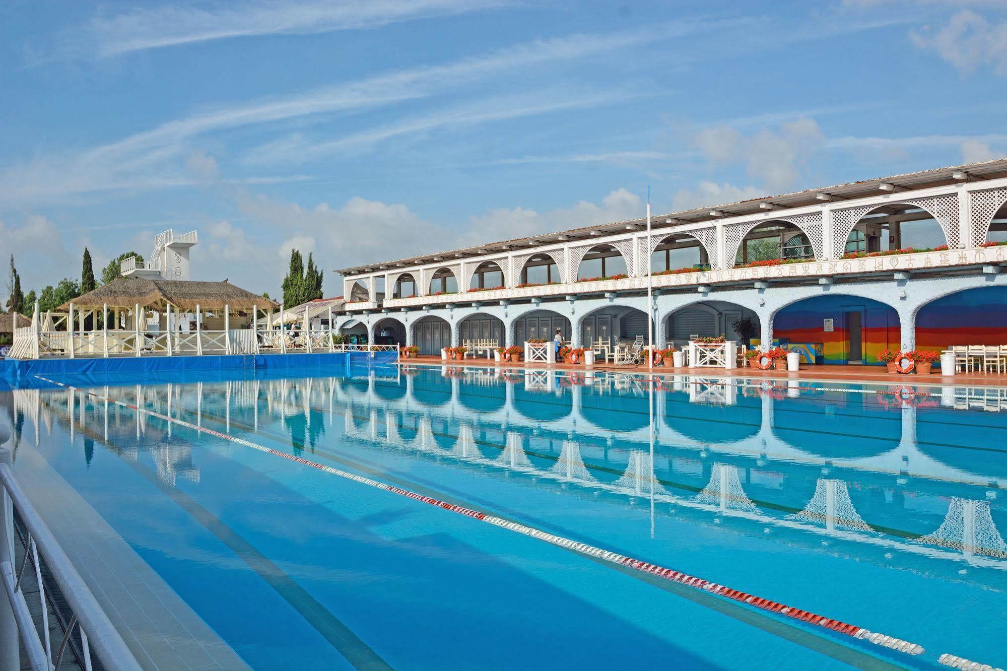 Hotel Boccaccio Calcinaia Buitenkant foto