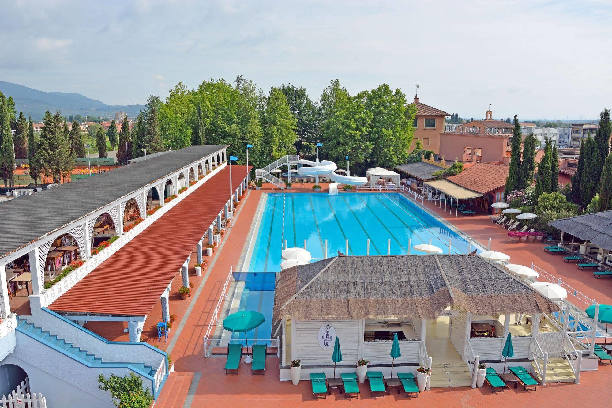 Hotel Boccaccio Calcinaia Buitenkant foto