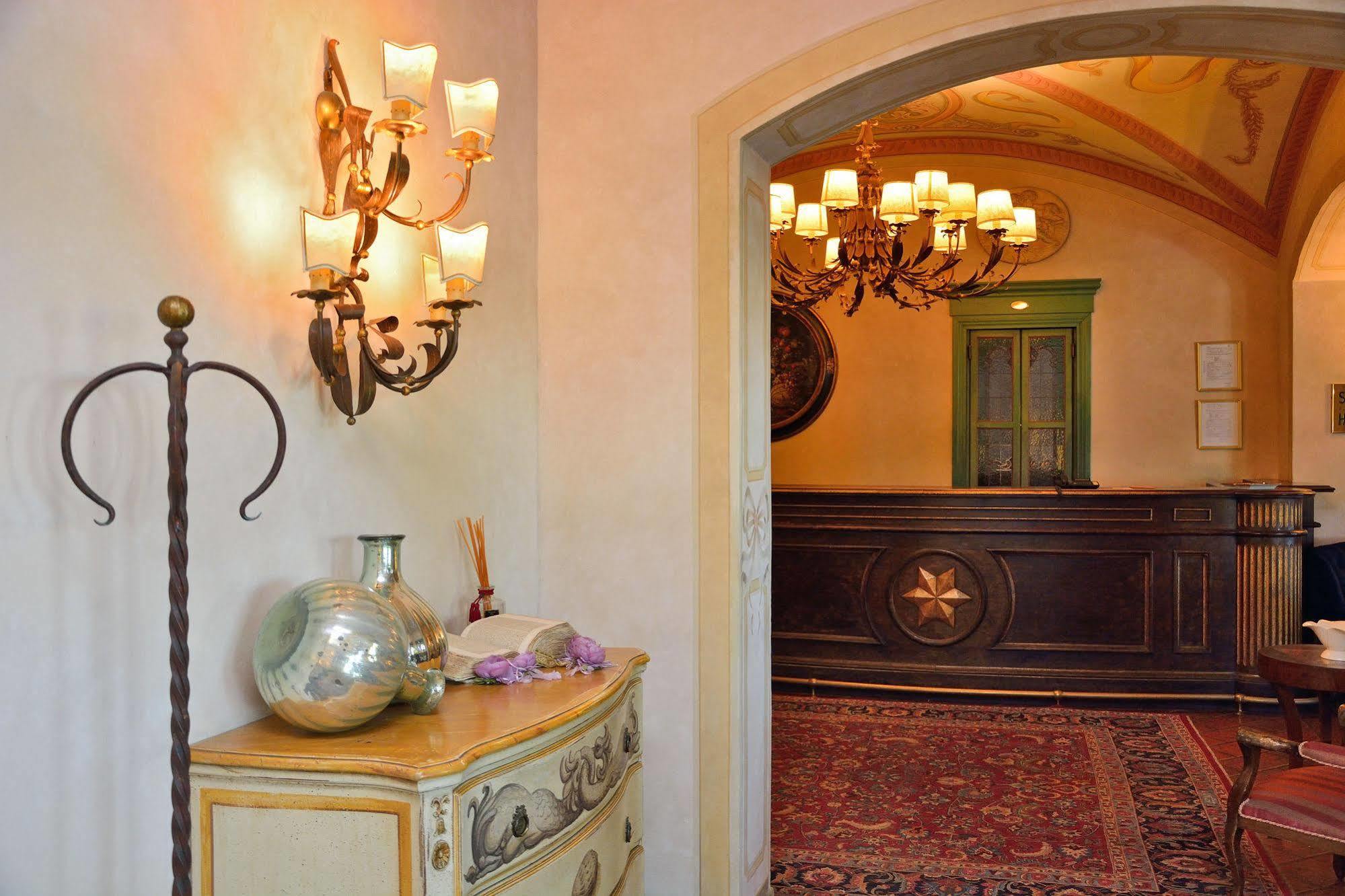 Hotel Boccaccio Calcinaia Buitenkant foto