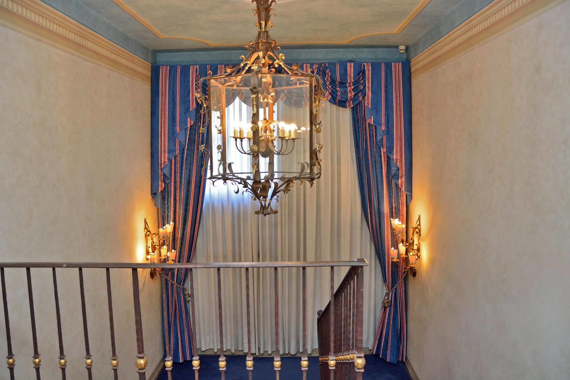 Hotel Boccaccio Calcinaia Buitenkant foto
